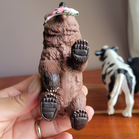 Lot of 3 Sturdy Animal Cow/ Black/Brown Bear Moon Bear WS Grizzly Bear 2005/2017 - Picture 4 of 12